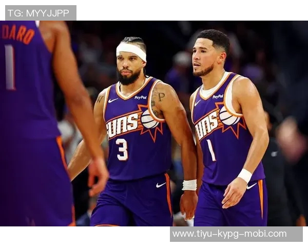 太阳队半场领先独行侠10分布克表现出色贡献16分狄龙助攻3次表现抢眼